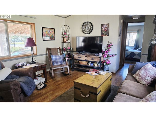 1809 26TH St 77, La Grande, OR 97850