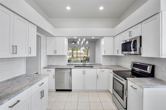 3415 E CHELMSFORD COURT 35, Sarasota, FL 34235