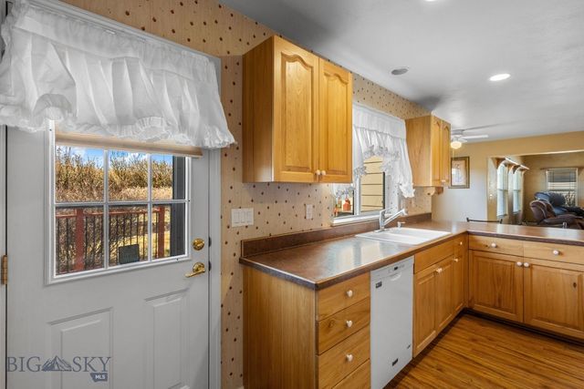 7055 Skylark Drive, Manhattan, MT 59741
