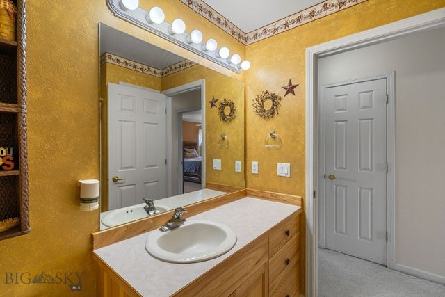 7055 Skylark Drive, Manhattan, MT 59741