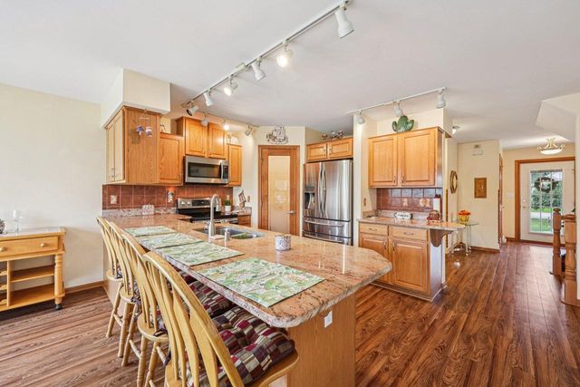 8216 Anna AVENUE, Waterford, WI 53185