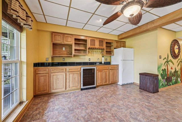 8216 Anna AVENUE, Waterford, WI 53185