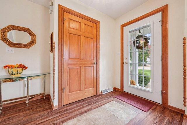 8216 Anna AVENUE, Waterford, WI 53185