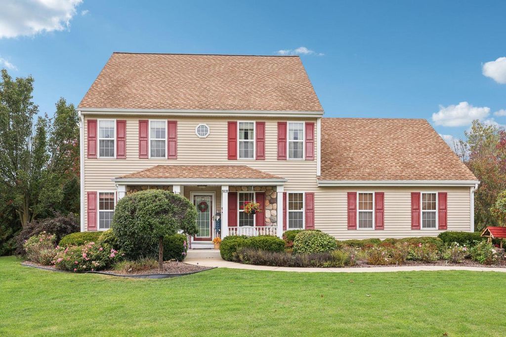 8216 Anna AVENUE, Waterford, WI 53185