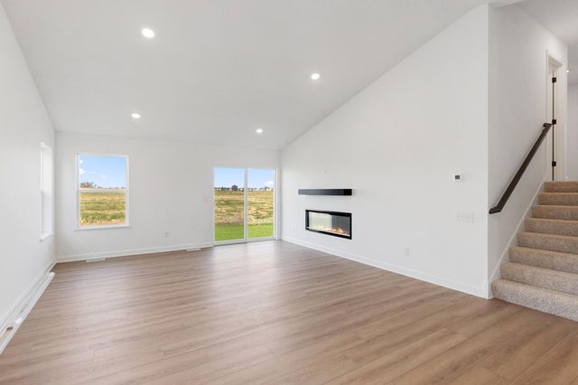 1205 Deerpath Drive NE, Hanover, MN 55341