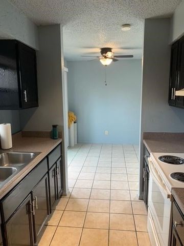 617 Lost Springs Court, Arlington, TX 76012