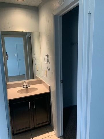 617 Lost Springs Court, Arlington, TX 76012