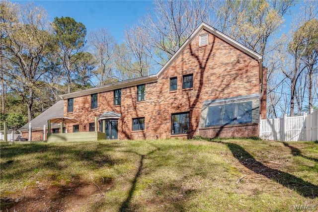 10400 Loganwood, Northport, AL 35473