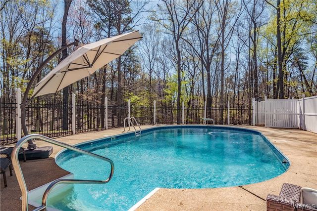 10400 Loganwood, Northport, AL 35473