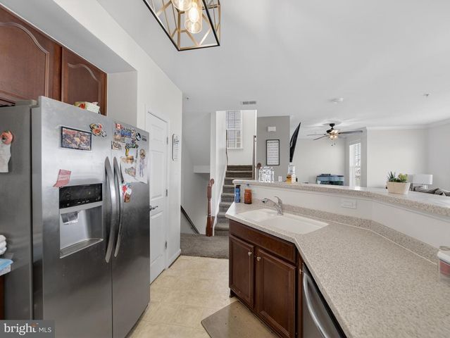 6827 HAMPTON BAY LN, Gainesville, VA 20155