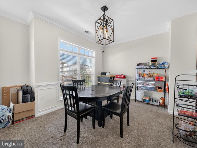 6827 HAMPTON BAY LN, Gainesville, VA 20155