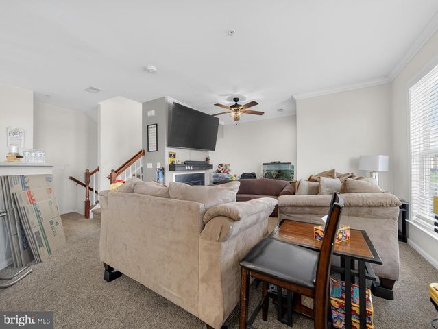 6827 HAMPTON BAY LN, Gainesville, VA 20155