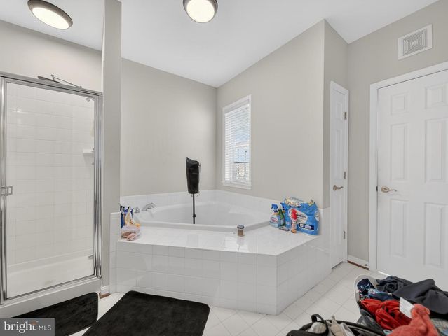 6827 HAMPTON BAY LN, Gainesville, VA 20155