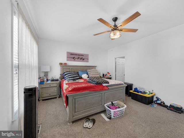 6827 HAMPTON BAY LN, Gainesville, VA 20155