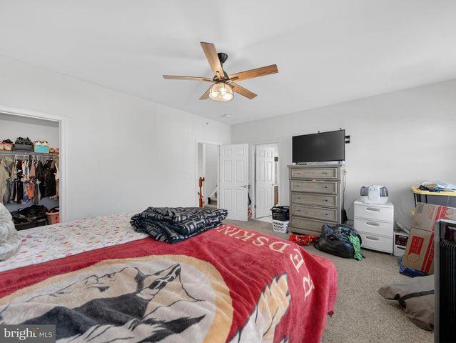 6827 HAMPTON BAY LN, Gainesville, VA 20155