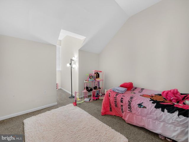 6827 HAMPTON BAY LN, Gainesville, VA 20155