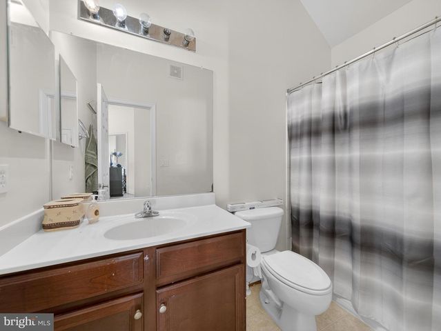 6827 HAMPTON BAY LN, Gainesville, VA 20155