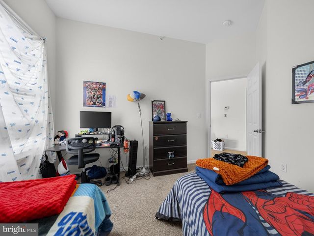 6827 HAMPTON BAY LN, Gainesville, VA 20155