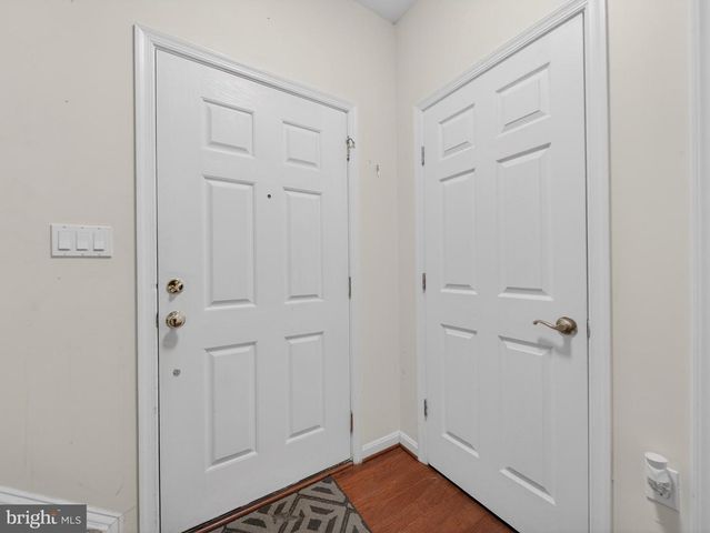 6827 HAMPTON BAY LN, Gainesville, VA 20155