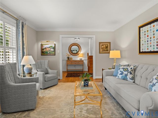 222 E Brook Run Dr, Richmond, VA 23238