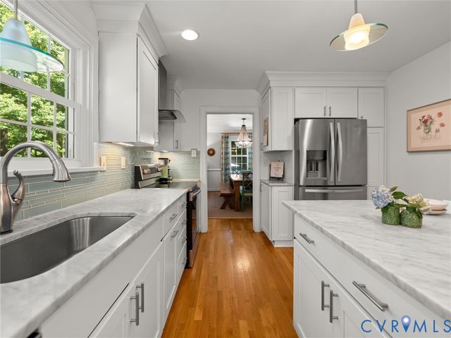 222 E Brook Run Dr, Richmond, VA 23238