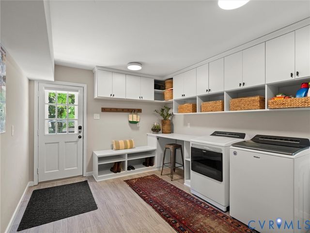 222 E Brook Run Dr, Richmond, VA 23238