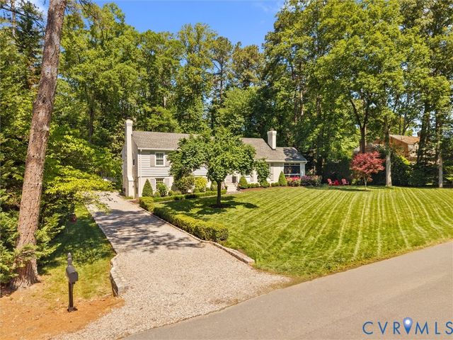222 E Brook Run Dr, Richmond, VA 23238