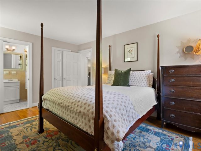 222 E Brook Run Dr, Richmond, VA 23238