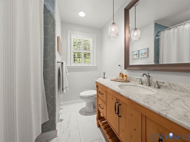 222 E Brook Run Dr, Richmond, VA 23238