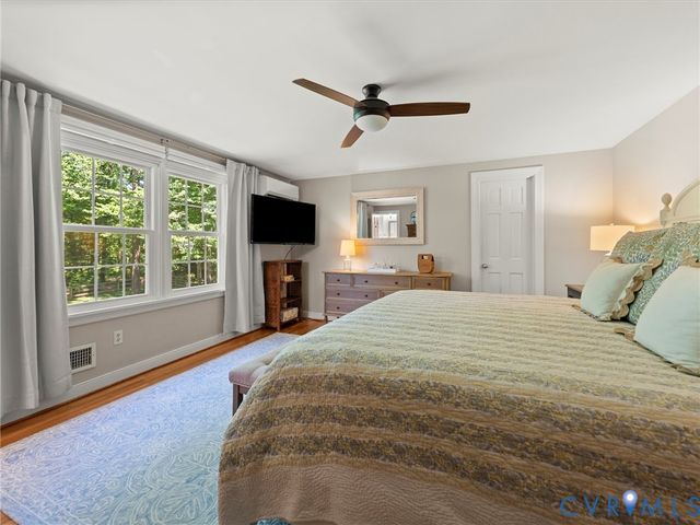 222 E Brook Run Dr, Richmond, VA 23238