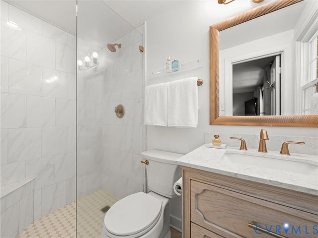 222 E Brook Run Dr, Richmond, VA 23238