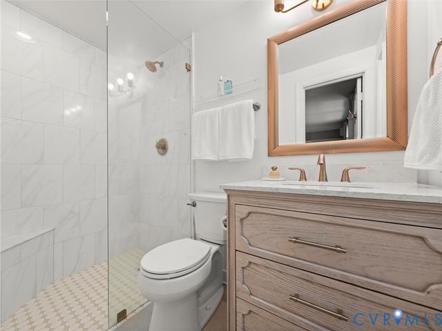 222 E Brook Run Dr, Richmond, VA 23238