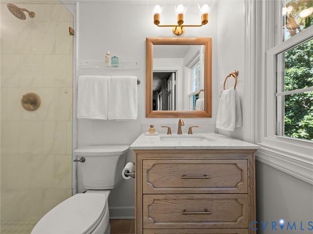 222 E Brook Run Dr, Richmond, VA 23238