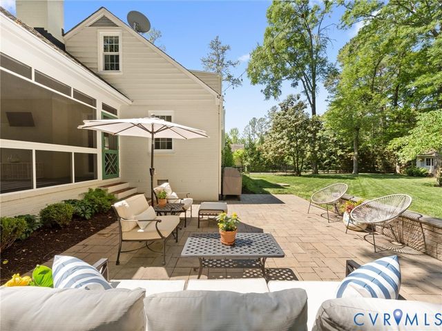 222 E Brook Run Dr, Richmond, VA 23238