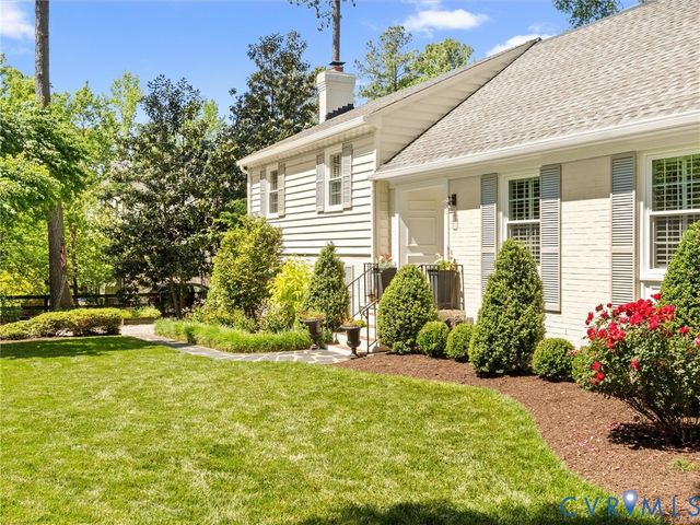 222 E Brook Run Dr, Richmond, VA 23238