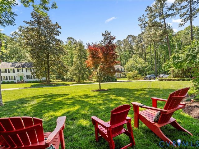222 E Brook Run Dr, Richmond, VA 23238