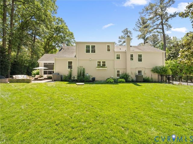 222 E Brook Run Dr, Richmond, VA 23238