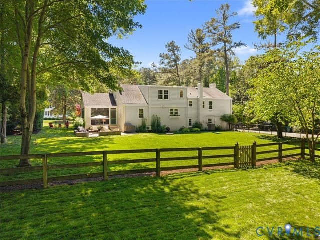 222 E Brook Run Dr, Richmond, VA 23238