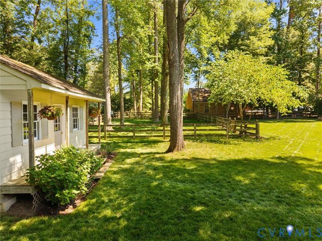 222 E Brook Run Dr, Richmond, VA 23238