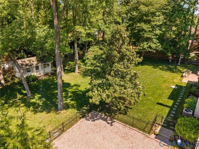 222 E Brook Run Dr, Richmond, VA 23238