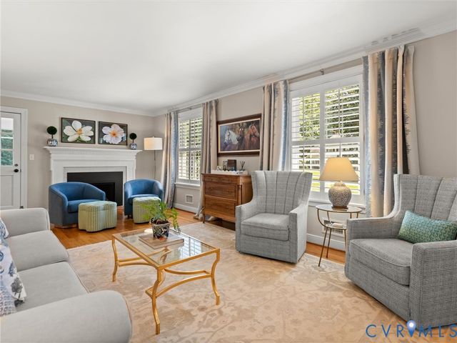 222 E Brook Run Dr, Richmond, VA 23238