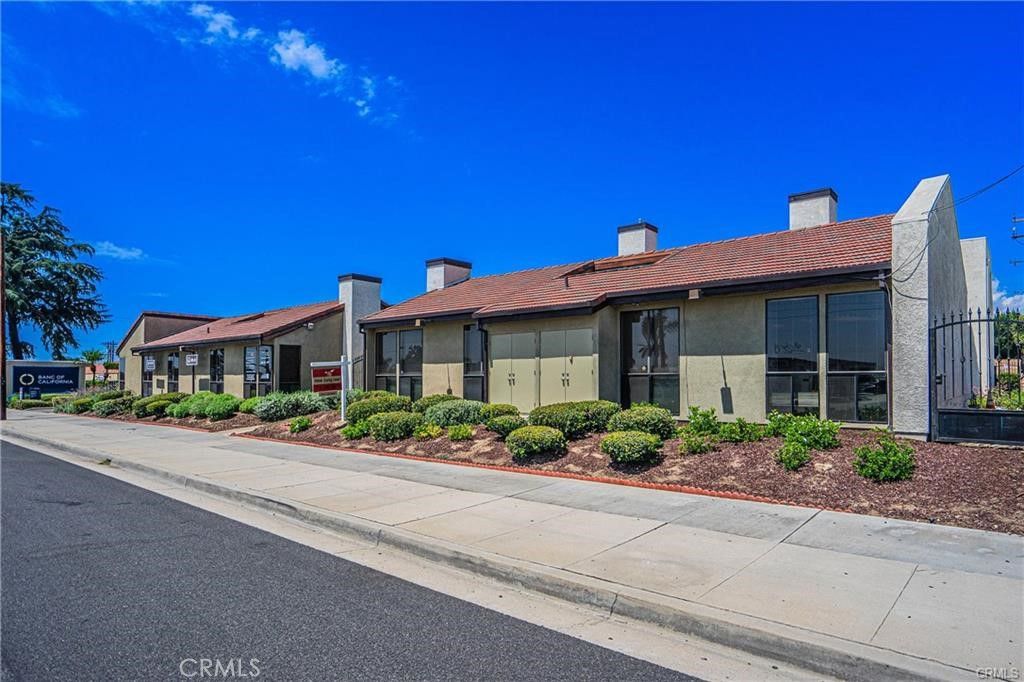 481 E Whittier Boulevard E, La Habra, CA 90631 — exterior
