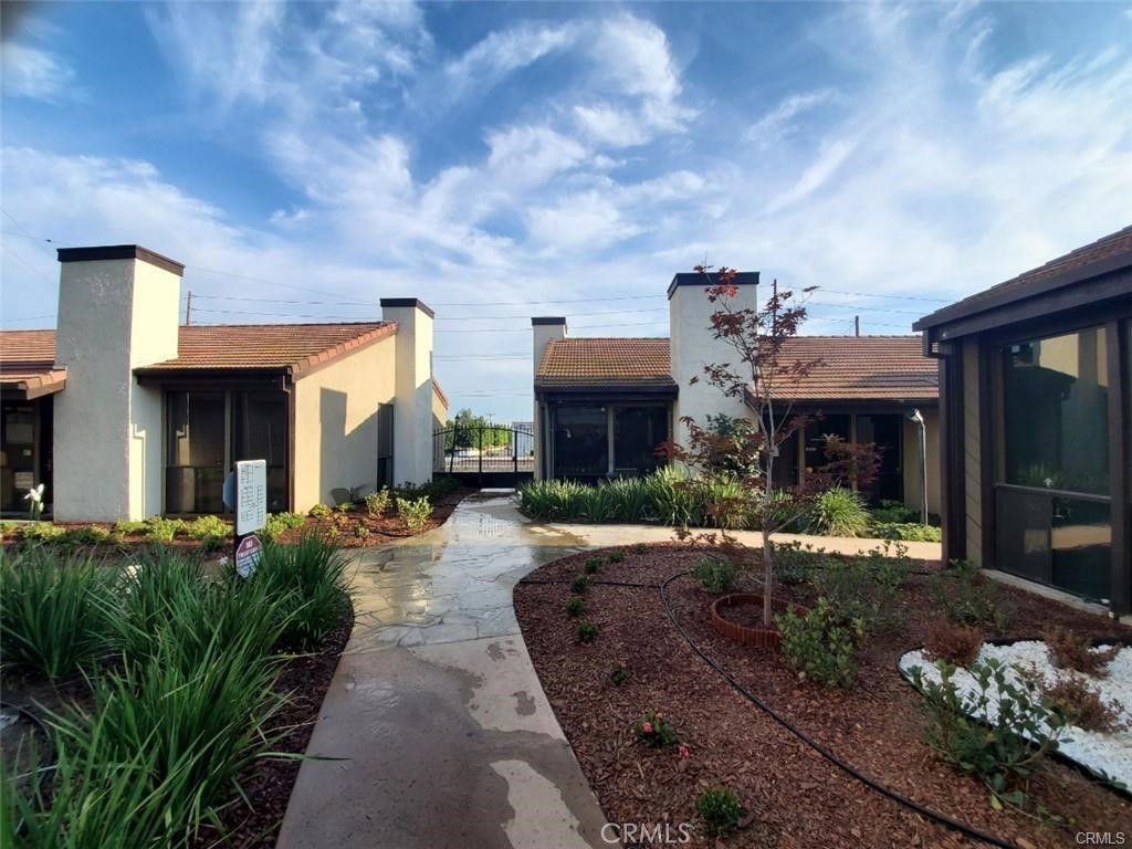 481 E Whittier Boulevard E, La Habra, CA 90631 — photo 3