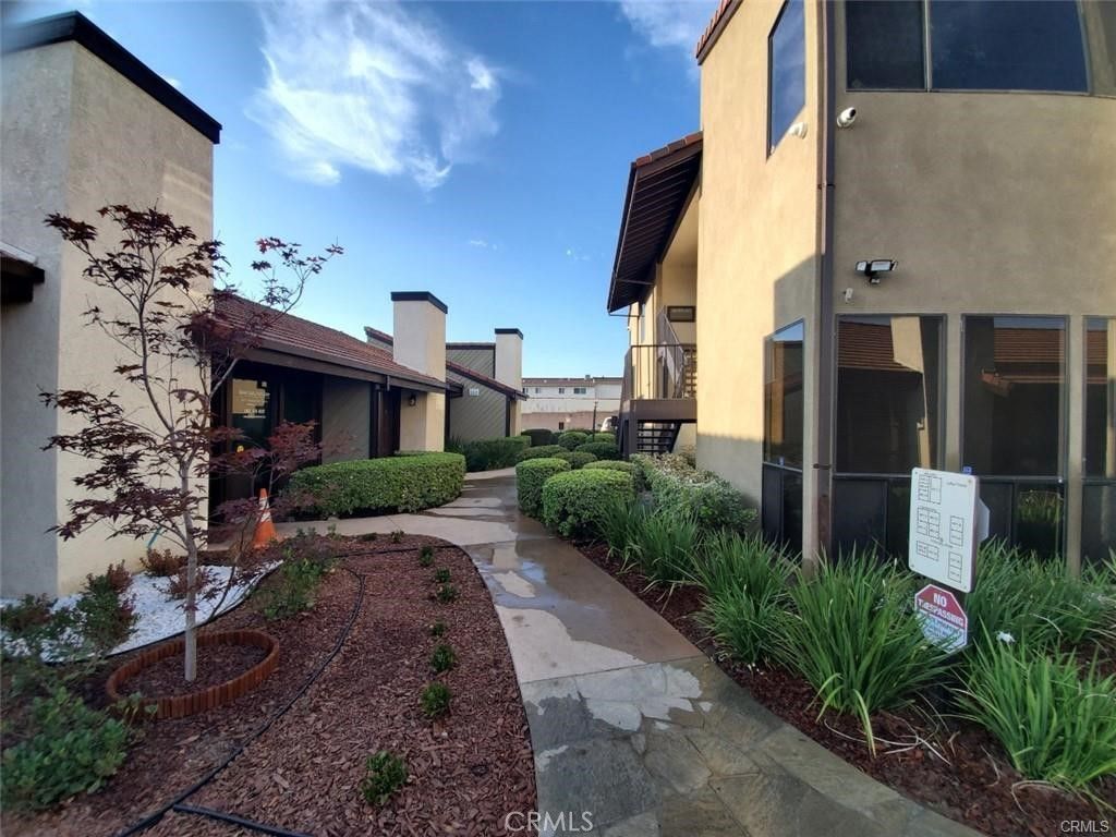 481 E Whittier Boulevard E, La Habra, CA 90631 — photo 4