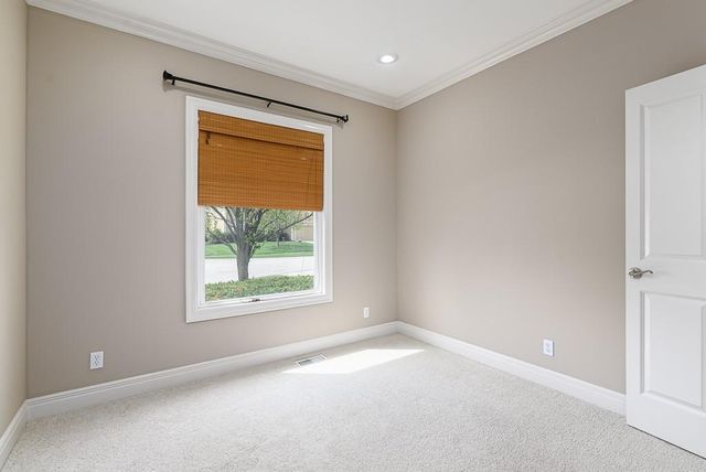 672 Everly Court, Lansing, KS 66043