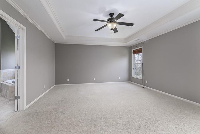 672 Everly Court, Lansing, KS 66043