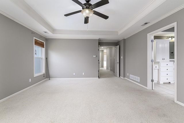 672 Everly Court, Lansing, KS 66043