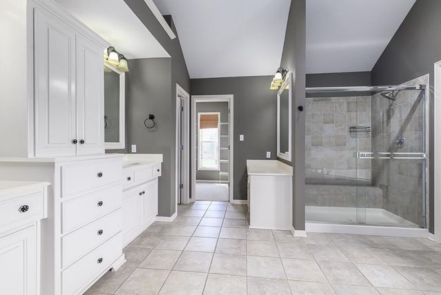 672 Everly Court, Lansing, KS 66043