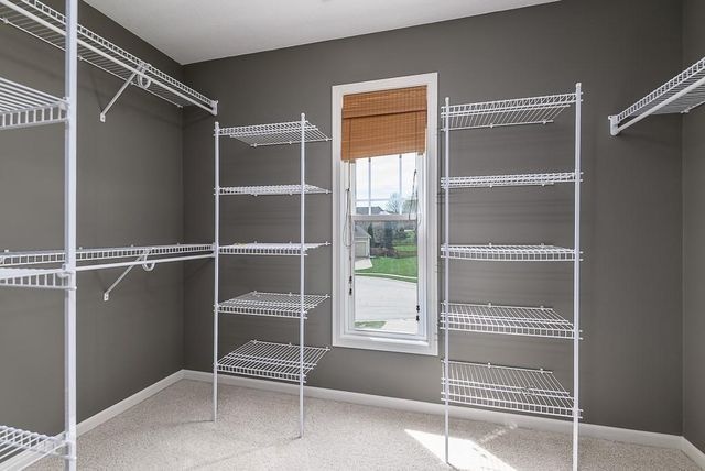 672 Everly Court, Lansing, KS 66043