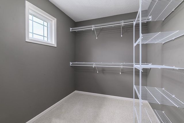 672 Everly Court, Lansing, KS 66043